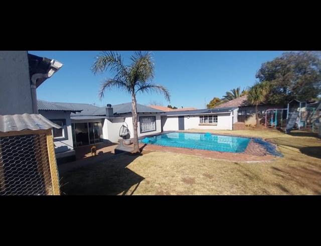 3 BEDROOM HOUSE FOR SALE IN SUNNYRIDGE